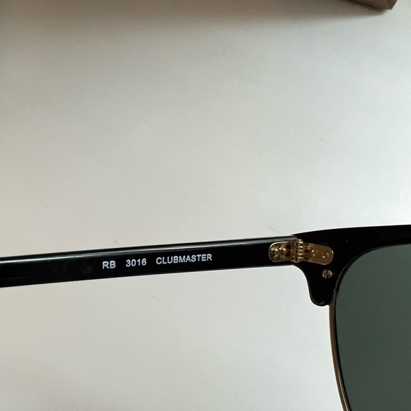 Ray-Ban Clubmaster Polarized Sunglasses with Case - Picture 5 of 5